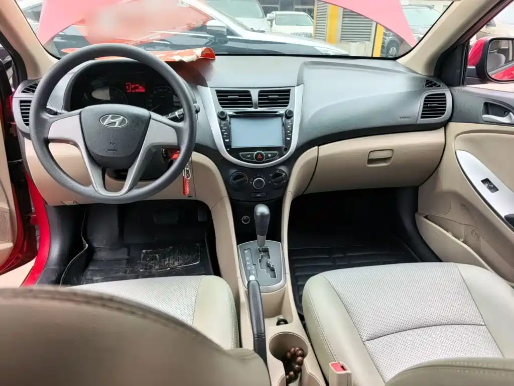 Hyundai Verna — миниатюра 10