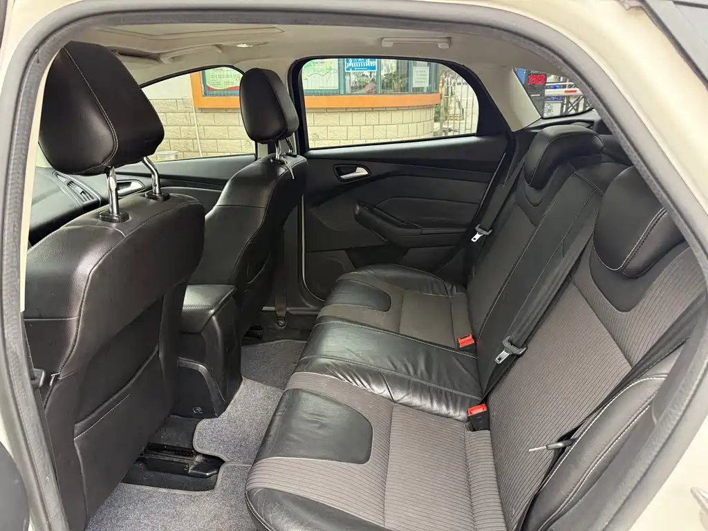 Ford Focus — миниатюра 6