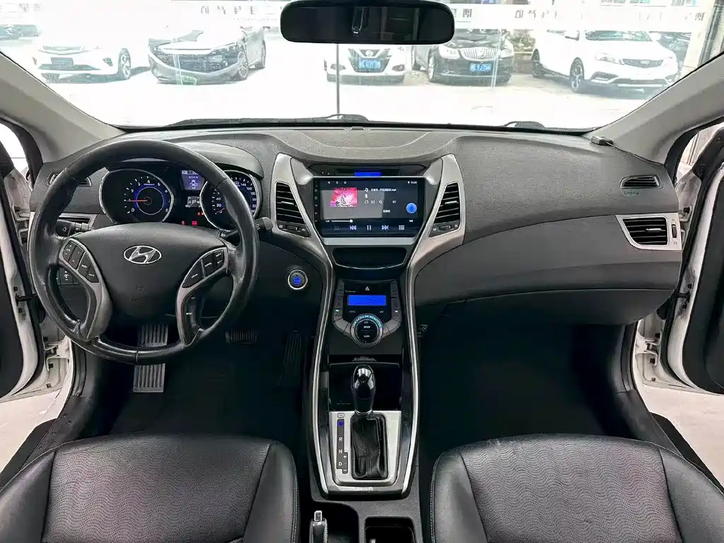 Hyundai Elantra Langdong — миниатюра 5
