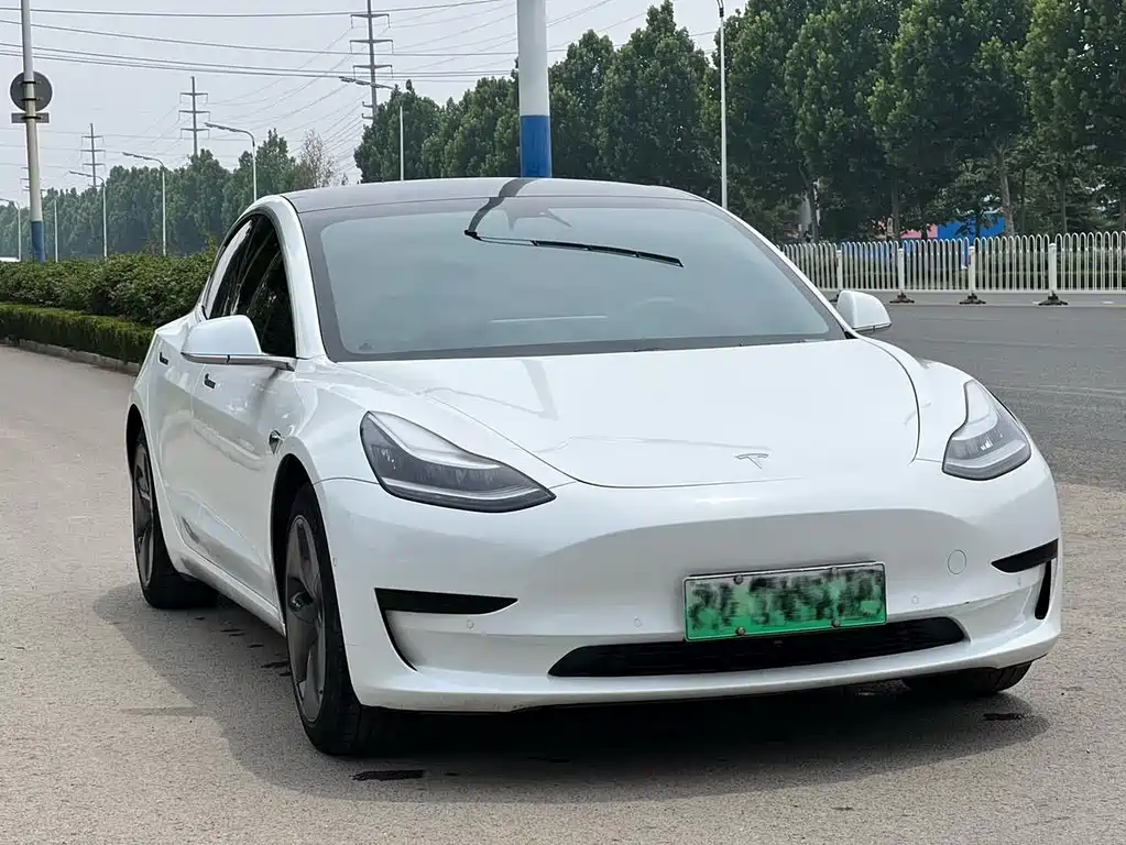 Tesla Model 3 — миниатюра 15