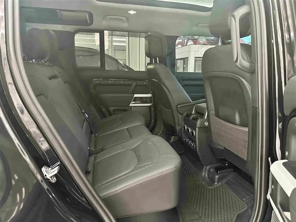 Land Rover Defender — миниатюра 15