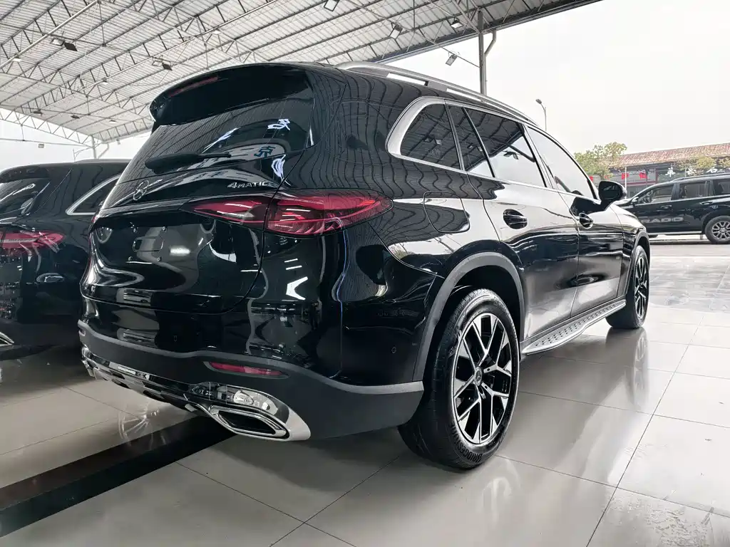 Mercedes-Benz GLC 2023 GLC 260 L 4MATIC 5 мест