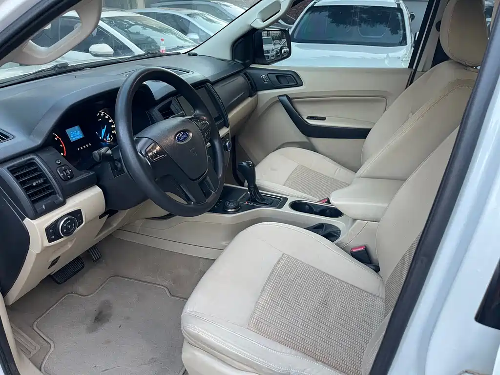 Ford Everest — миниатюра 4