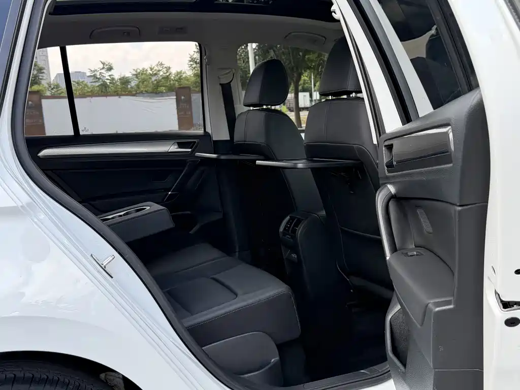 Volkswagen Golf Sportsvan — миниатюра 15