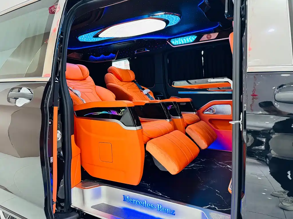 Mercedes-Benz Vito 2024 2.0T 7 мест