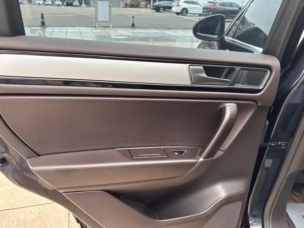 Volkswagen Touareg — миниатюра 27