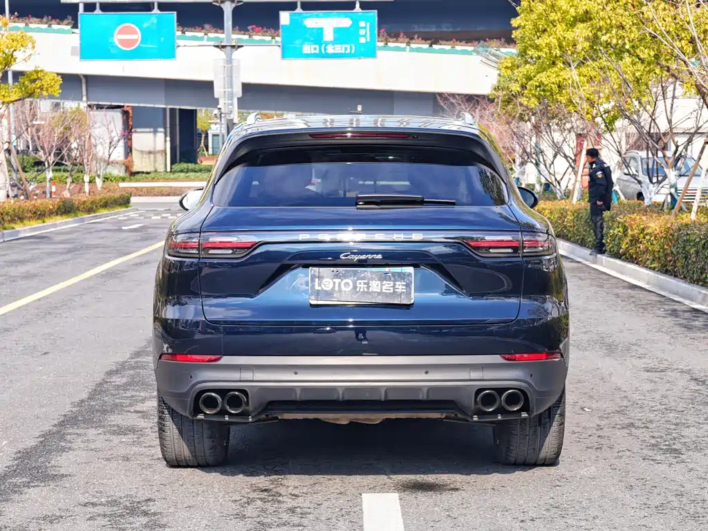 PORSCHE CAYENNE