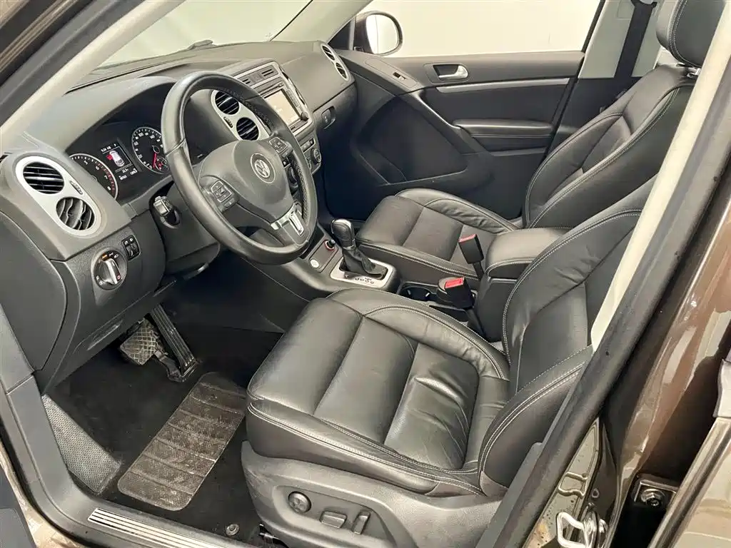 Volkswagen Tiguan 2016 300TSI AT Luxury