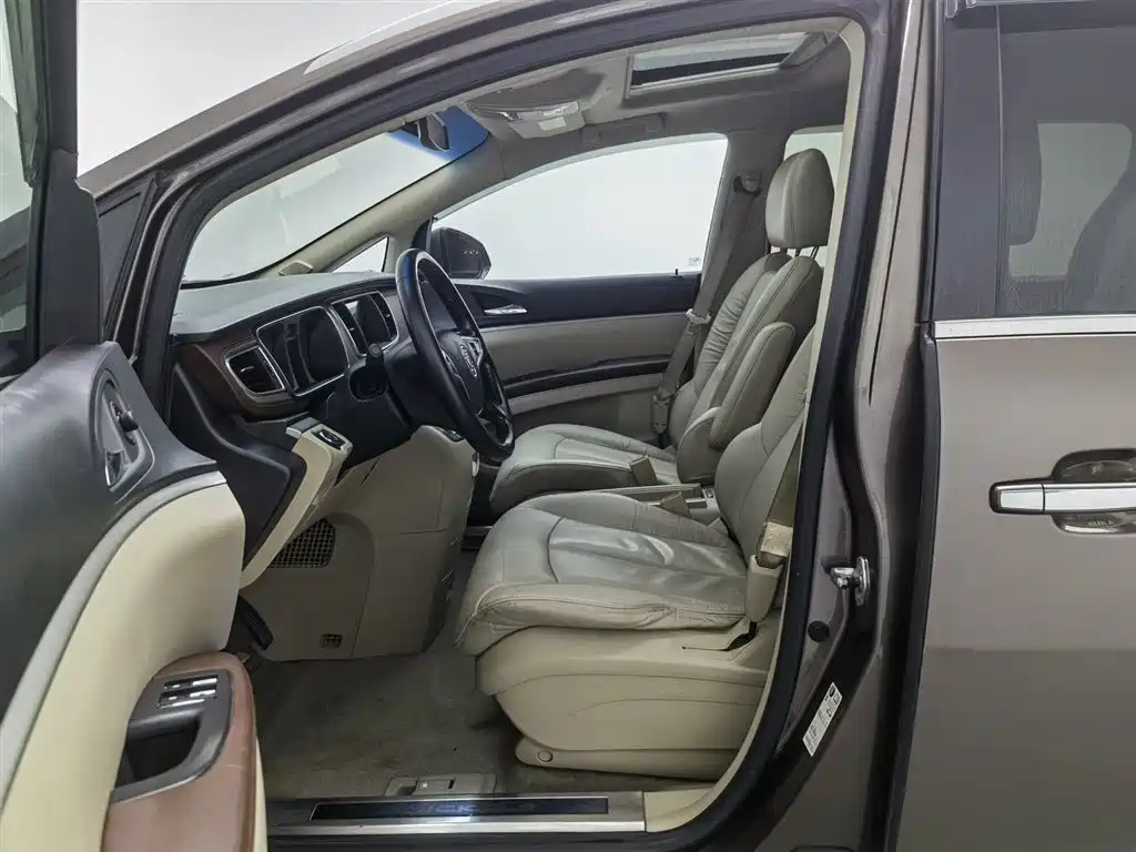 Buick GL8 2017 25S Luxury V