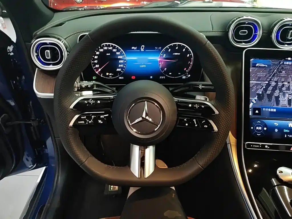Mercedes-Benz GLC — миниатюра 11