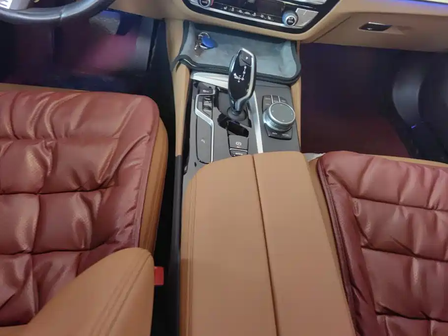 BMW 5 Series — миниатюра 15