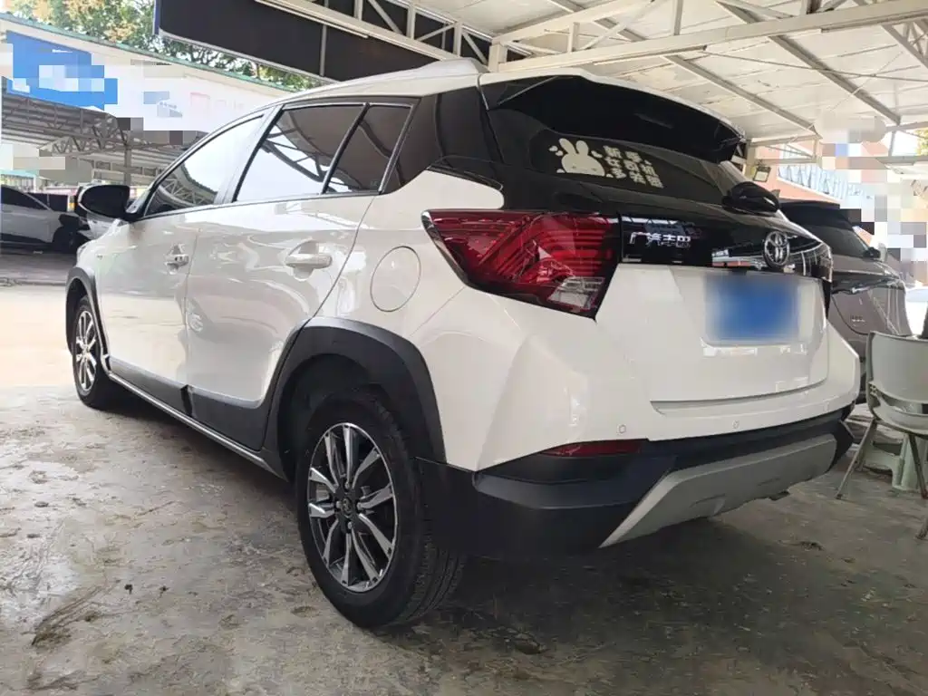 Toyota Yaris L — миниатюра 5
