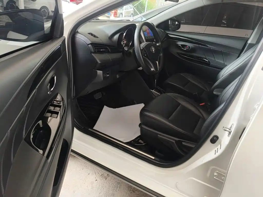 Toyota Yaris L — миниатюра 16