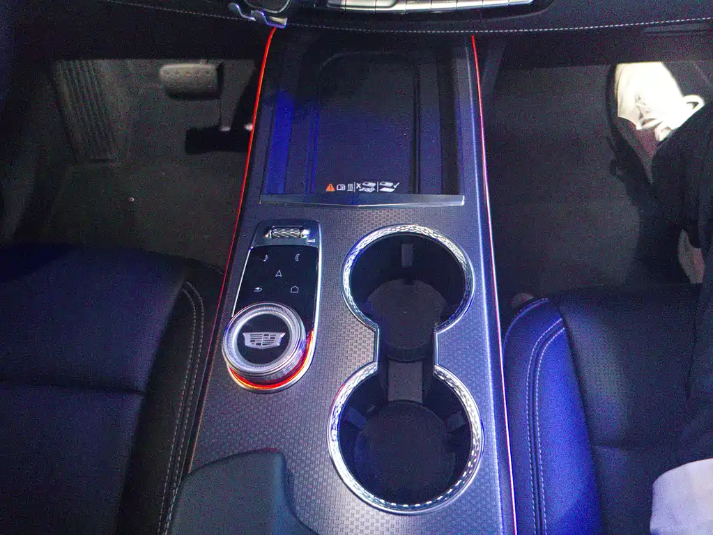 Cadillac XT5 — миниатюра 13