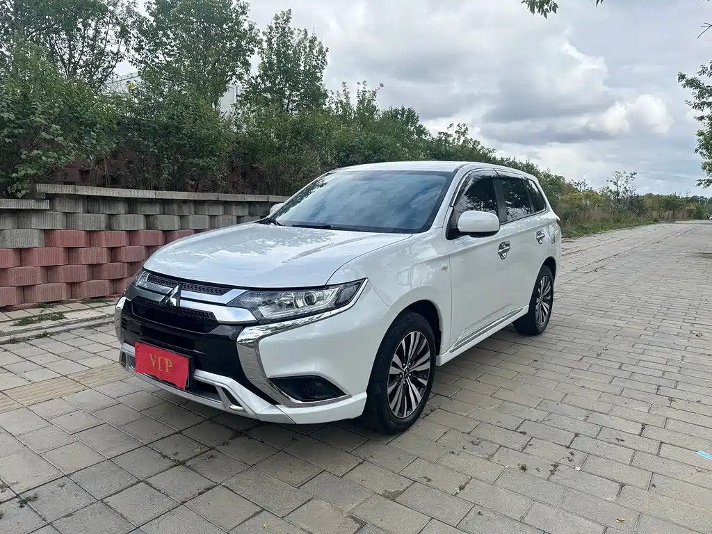 Купить Mitsubishi Outlander