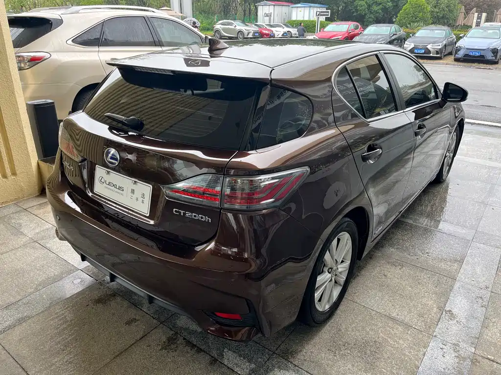 Lexus CT — миниатюра 7