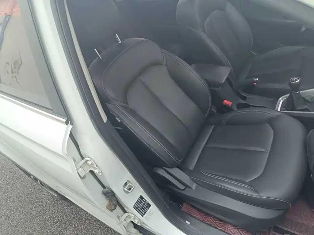 Roewe RX3 — миниатюра 25