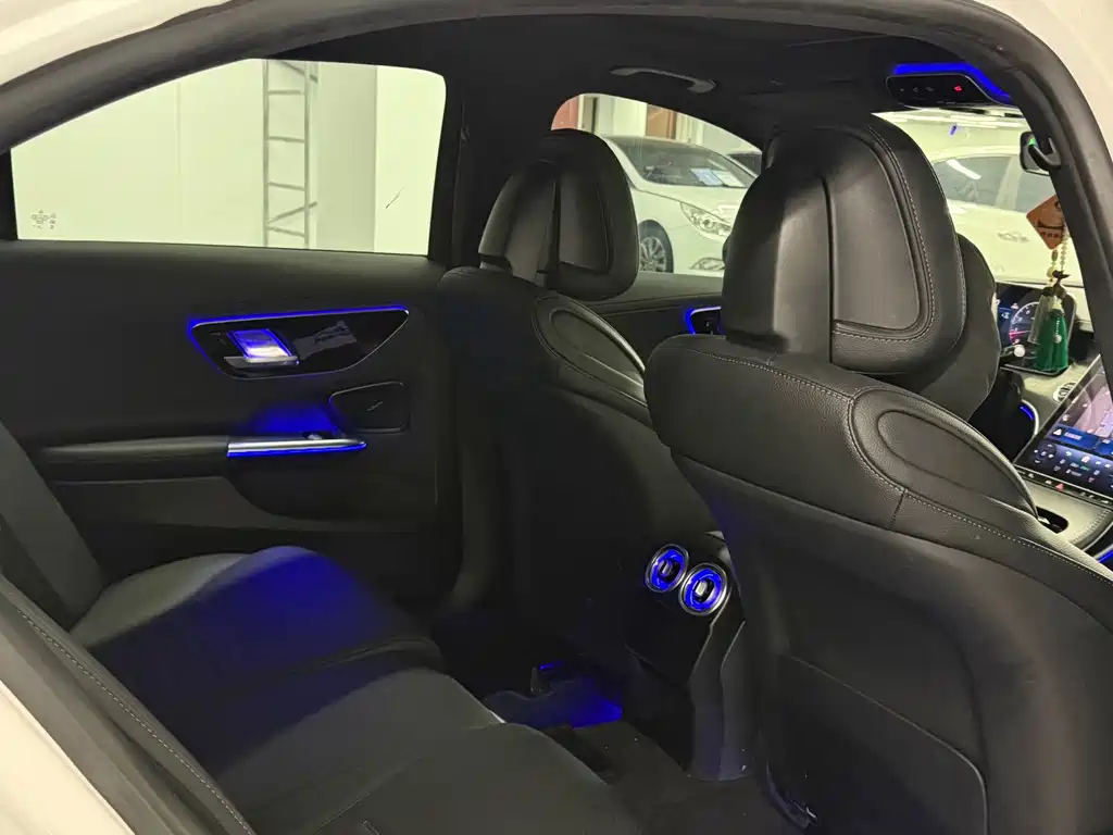 Mercedes-Benz C-Class — миниатюра 5