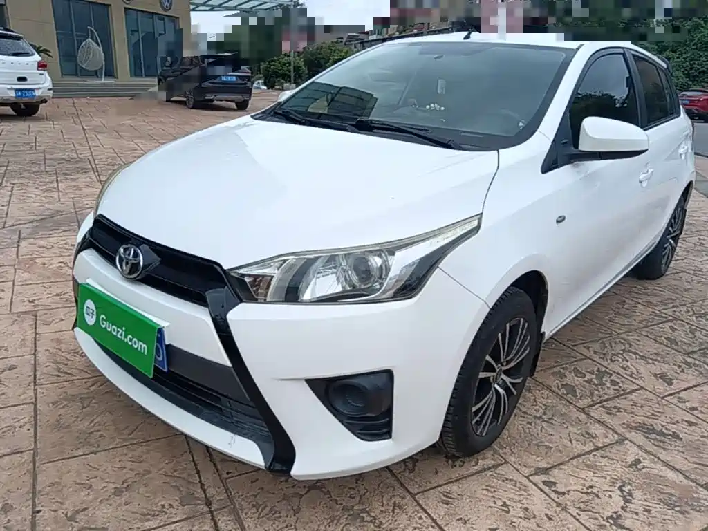 Toyota Yaris L — миниатюра 2