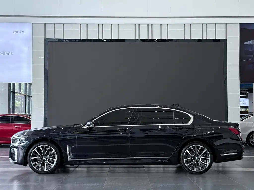BMW 7 Series — миниатюра 3