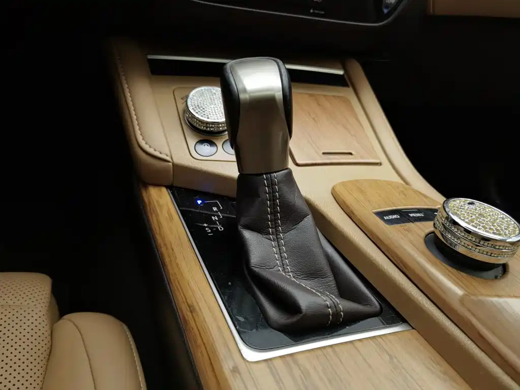 Lexus ES — миниатюра 13