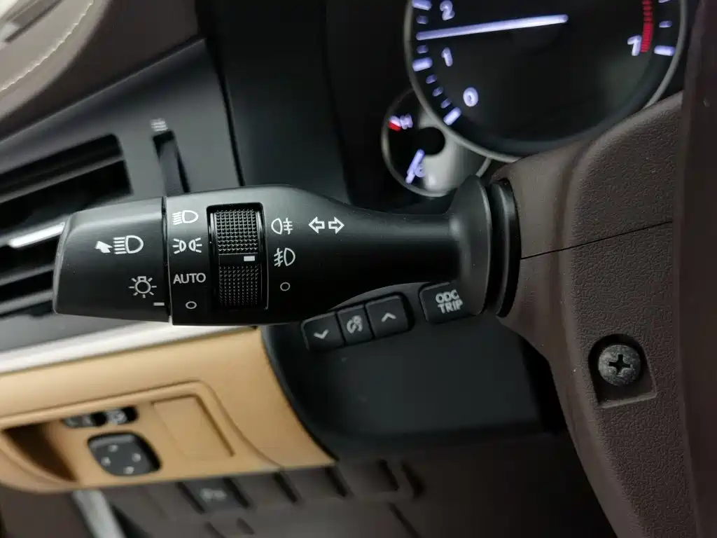 Lexus ES — миниатюра 21