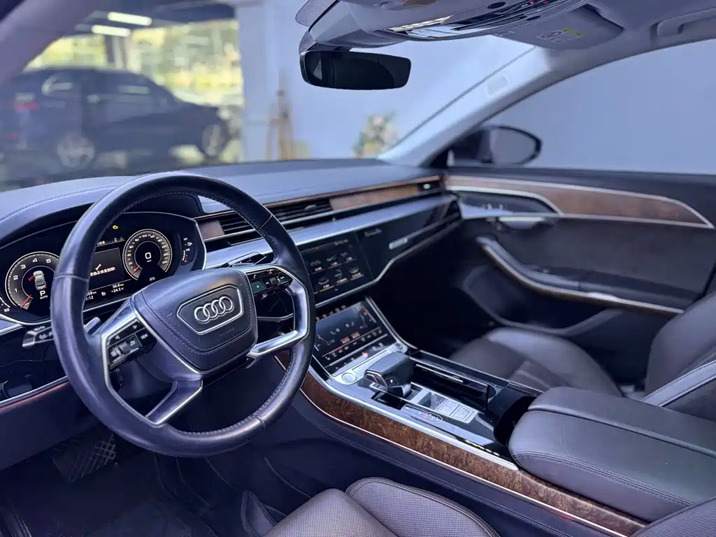 Audi A8 — миниатюра 5