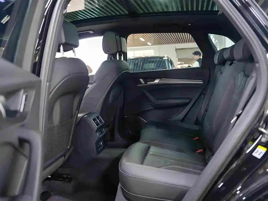 Audi Q5L — миниатюра 5