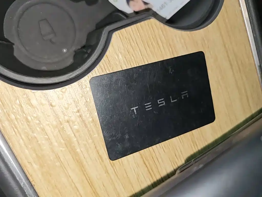 Tesla Model 3 — миниатюра 9