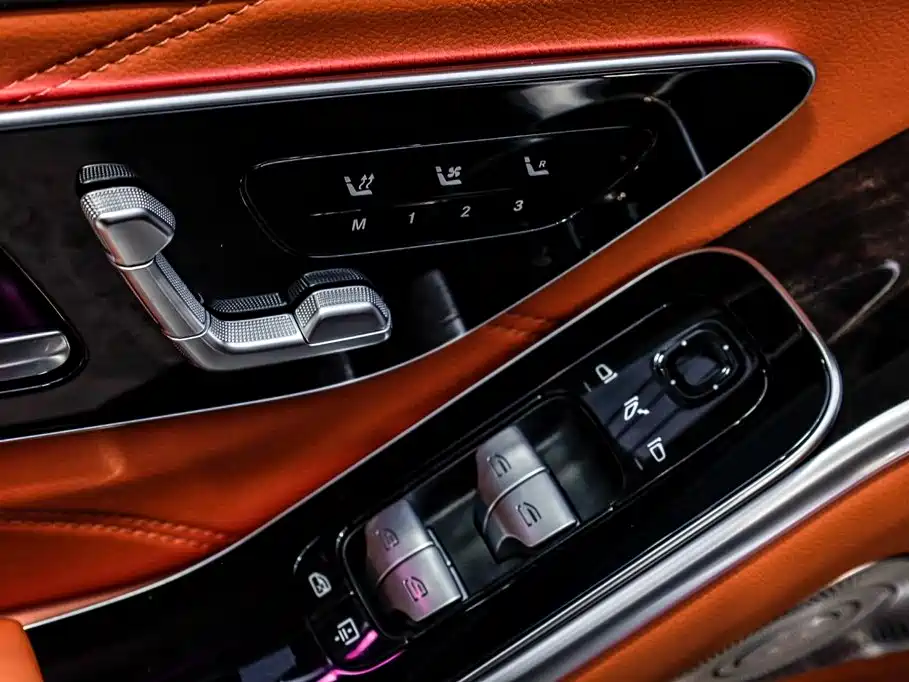 Mercedes-Benz S-Class — миниатюра 13