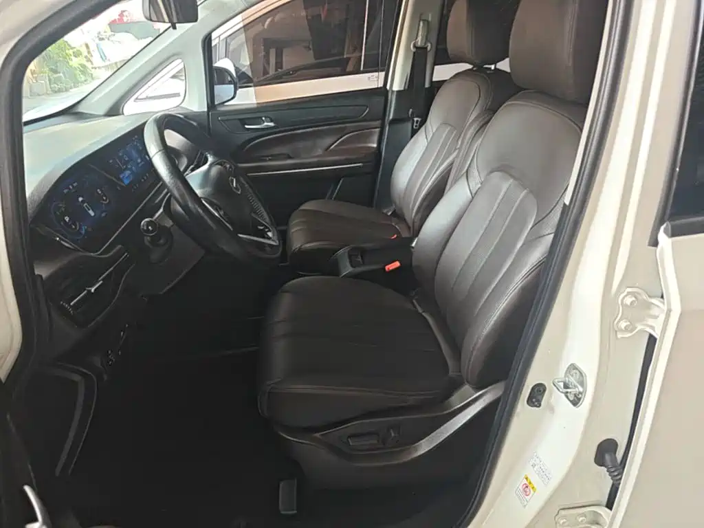 GAC Motor Trumpchi M6 — миниатюра 15
