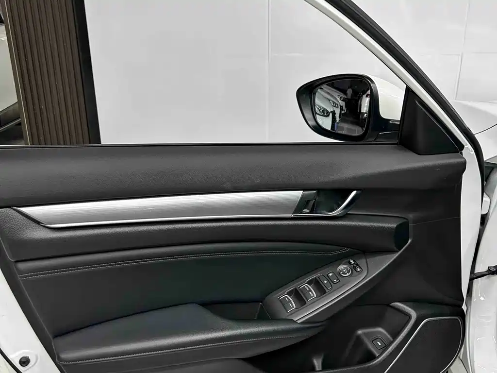 Honda Accord — миниатюра 13