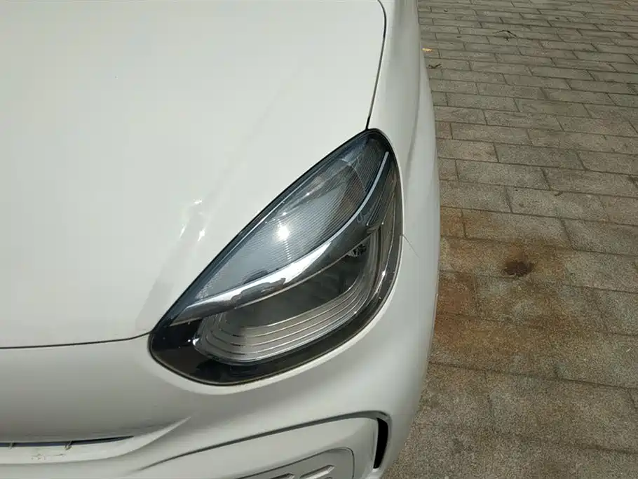 Roewe Clever 2021 302km мест