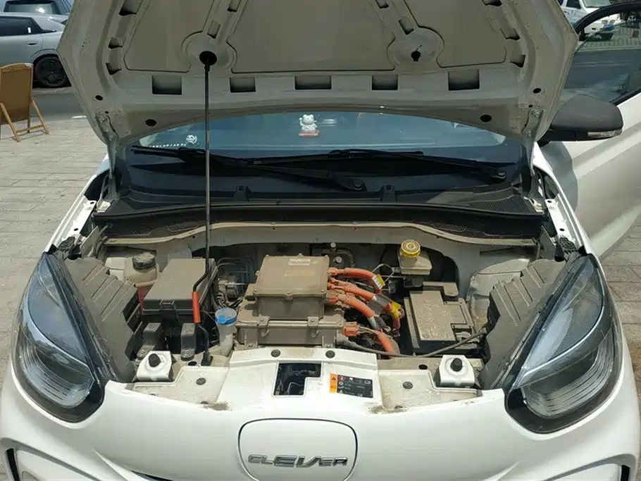 Roewe Clever 2021 302km мест