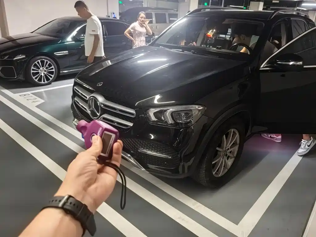 Mercedes-Benz GLE (Import) — миниатюра 2