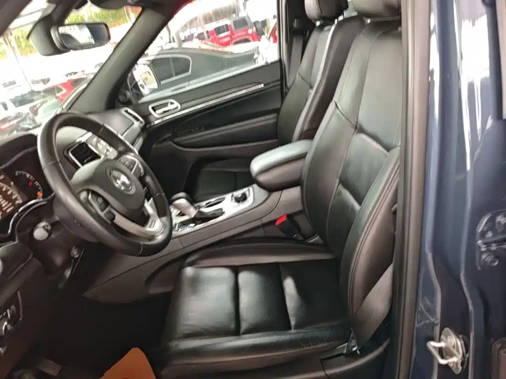 Jeep Grand Cherokee (Import) — миниатюра 15