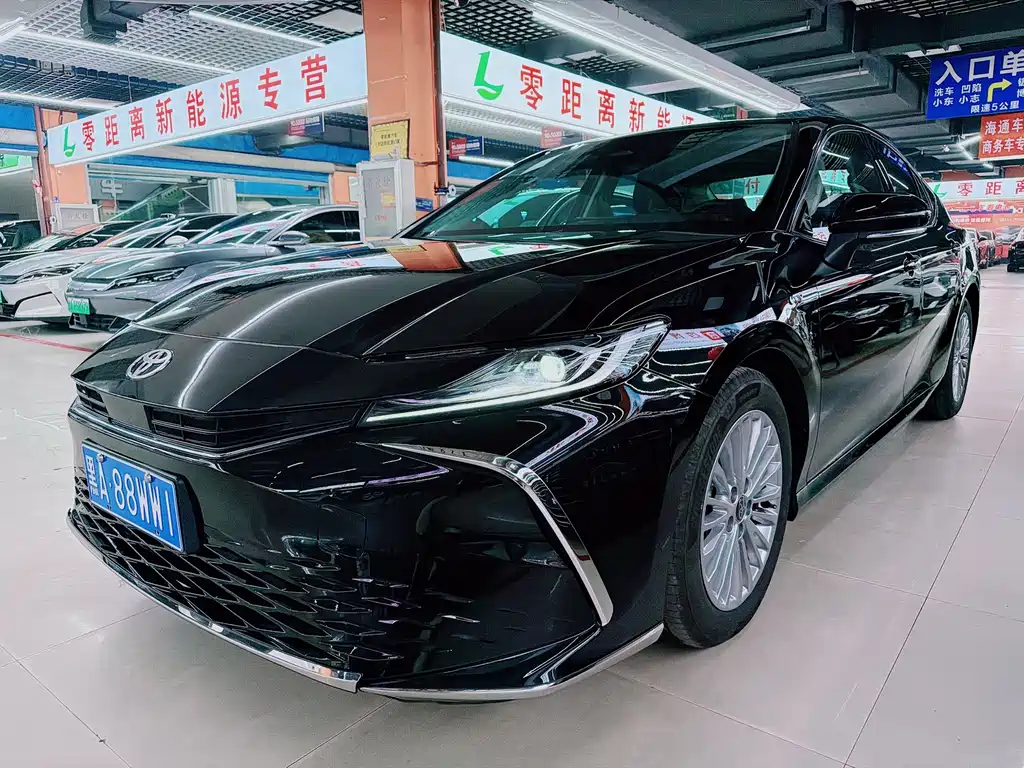 Toyota Camry 2025