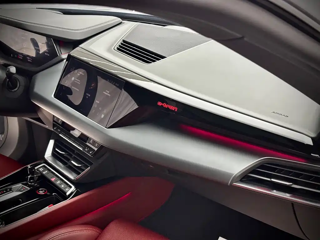 Audi RS e-tron GT — миниатюра 13