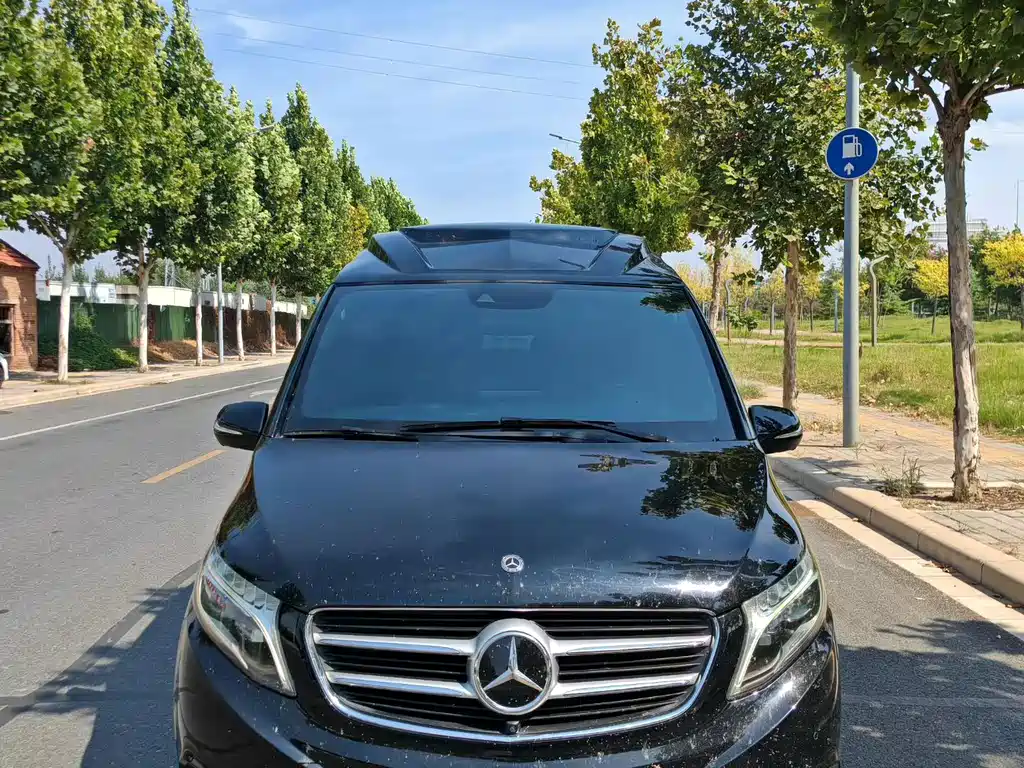 Mercedes-Benz V-Class — миниатюра 2