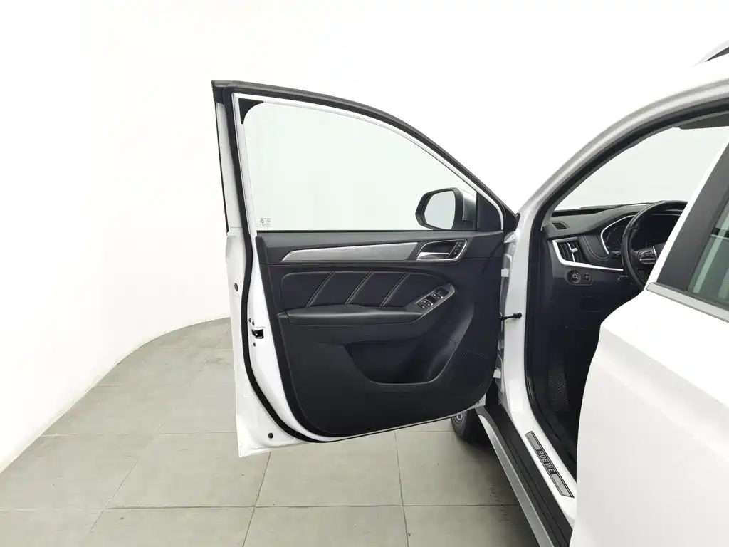 Roewe RX5 — миниатюра 8