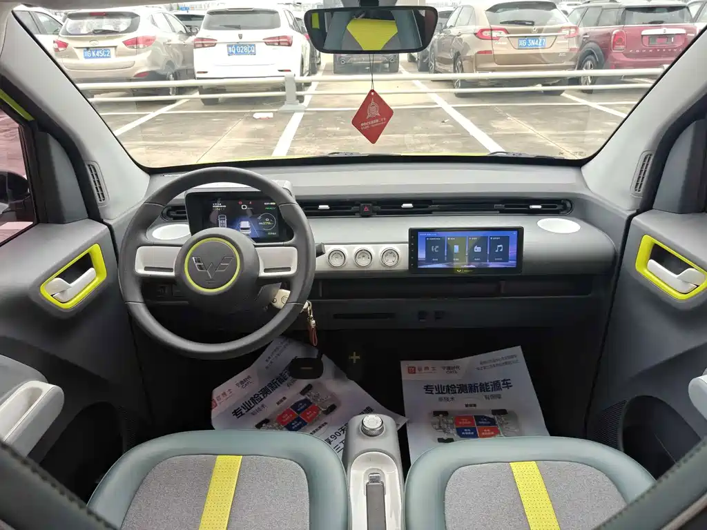 Wuling MINIEV — миниатюра 9