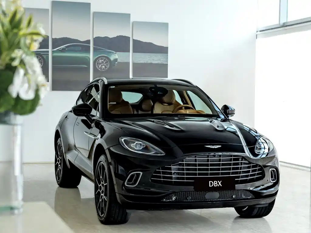 Aston Martin DBX 2024 4.0T V8