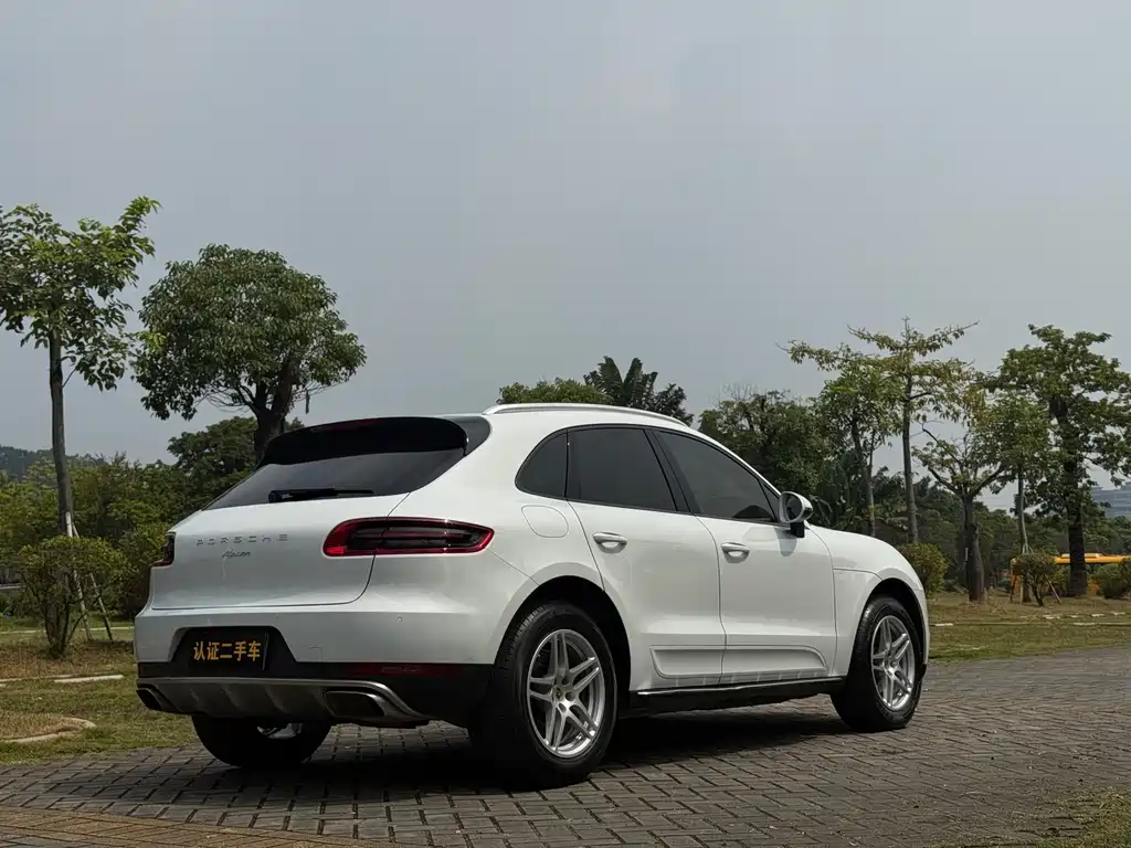 Porsche Macan — миниатюра 5