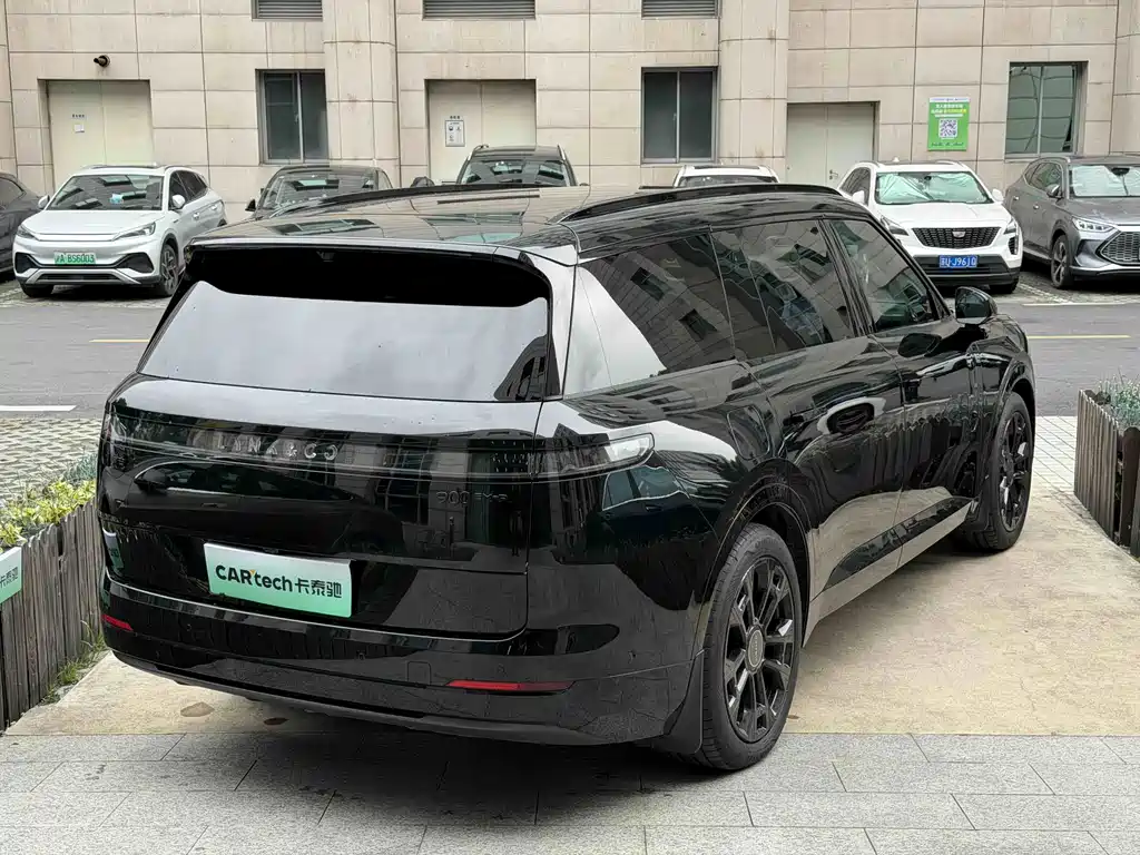 Lynk & Co 900 — миниатюра 3