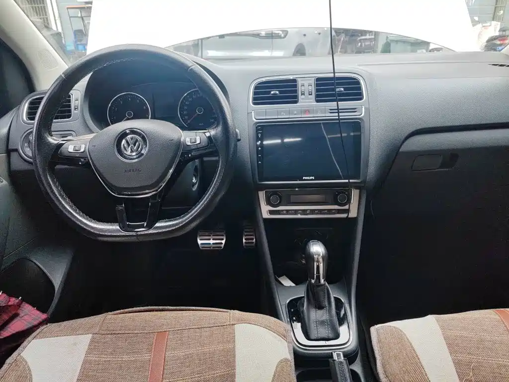 Volkswagen Polo — миниатюра 6