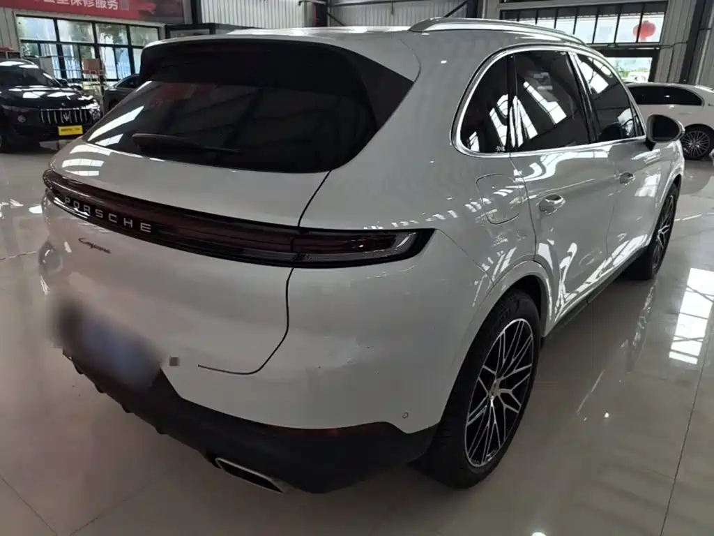 Porsche Cayenne — миниатюра 7