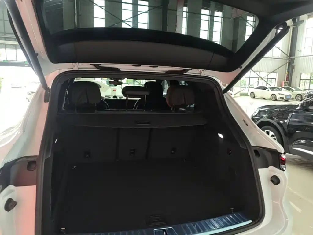 Porsche Cayenne — миниатюра 19
