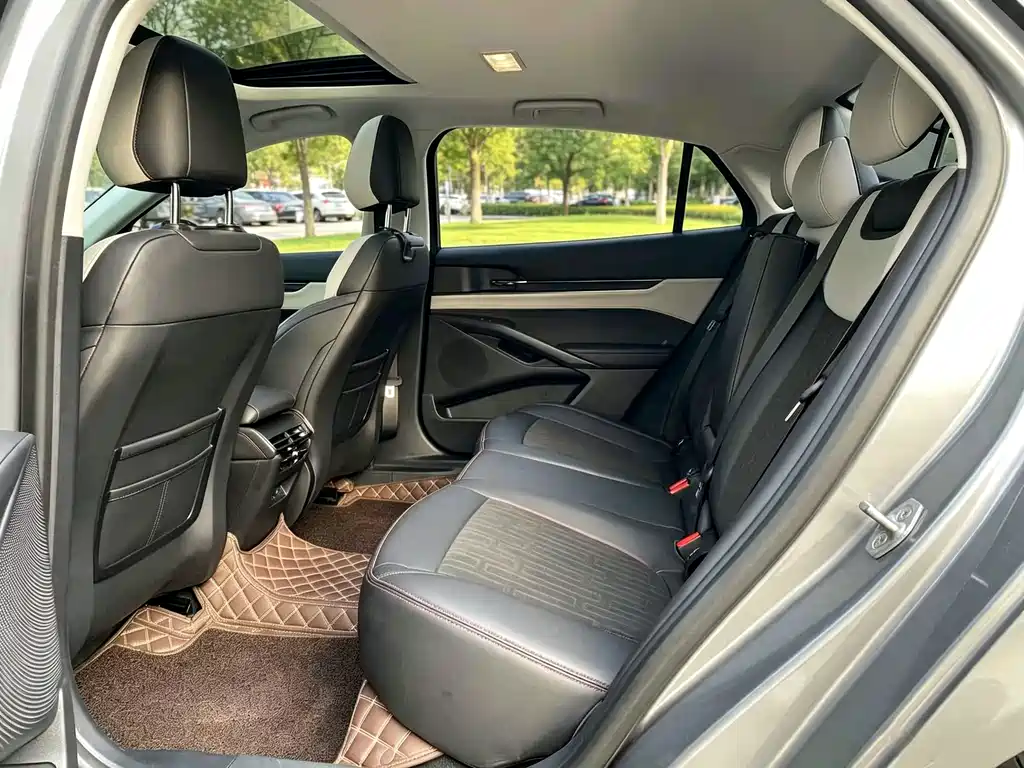Ford Mondeo — миниатюра 9