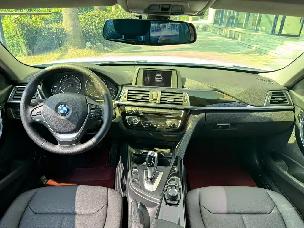 BMW 3 Series — миниатюра 8