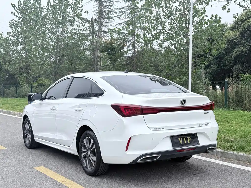 Changan Eado — миниатюра 5